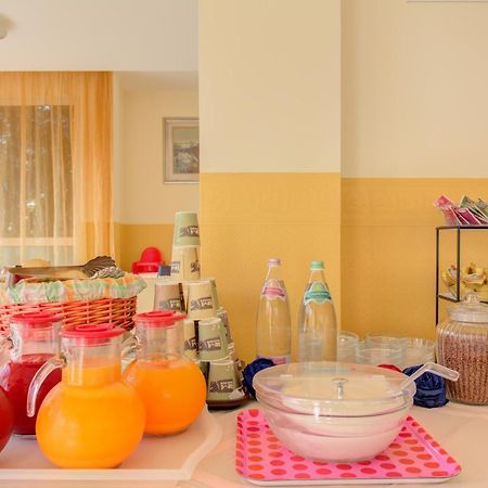 Hotel Nella Rimini Dış mekan fotoğraf