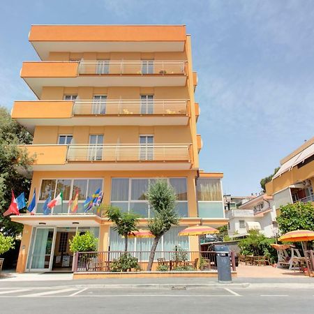 Hotel Nella Rimini Dış mekan fotoğraf
