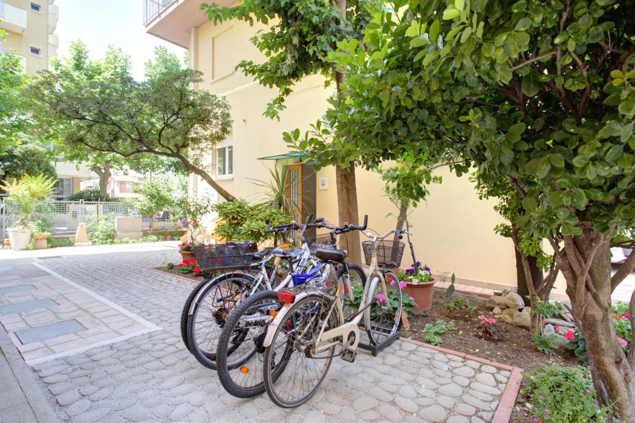 Hotel Nella Rimini Dış mekan fotoğraf