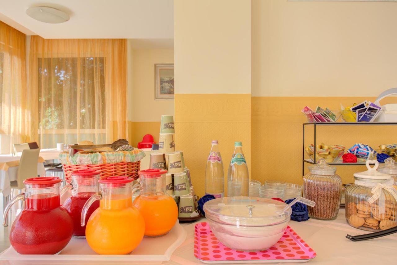 Hotel Nella Rimini Dış mekan fotoğraf