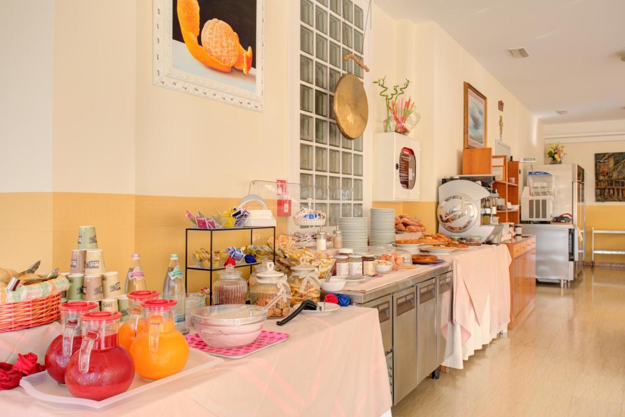 Hotel Nella Rimini Dış mekan fotoğraf
