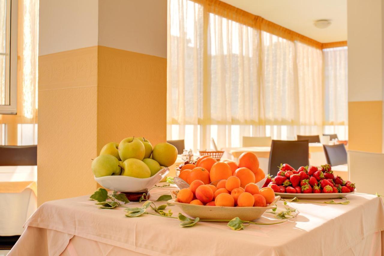Hotel Nella Rimini Dış mekan fotoğraf