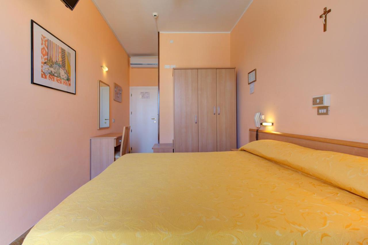 Hotel Nella Rimini Dış mekan fotoğraf
