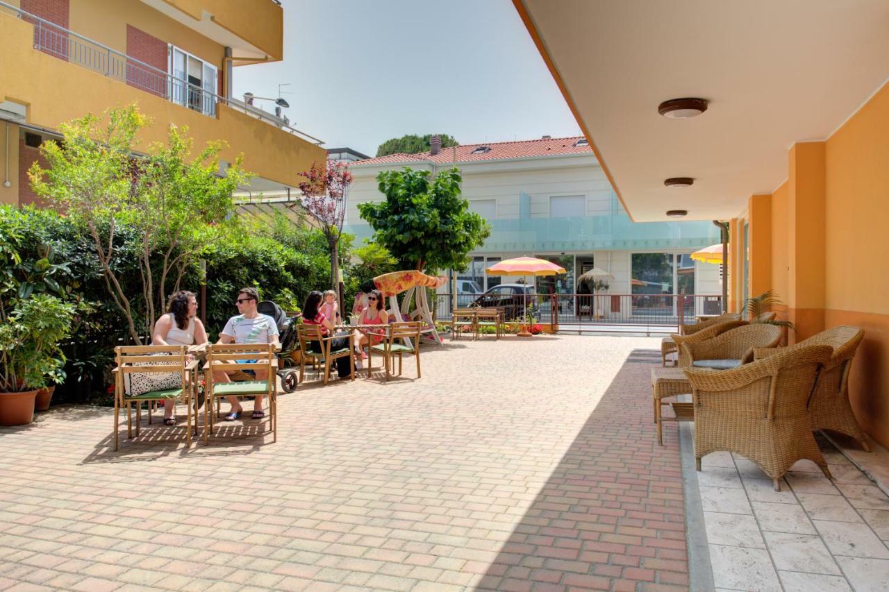 Hotel Nella Rimini Dış mekan fotoğraf